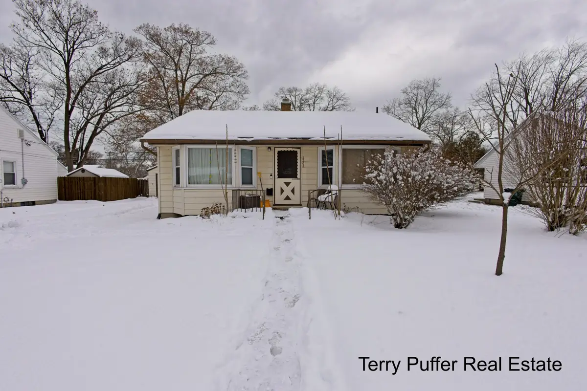 2206 Oak Avenue, Muskegon, MI 49445 - Image #1