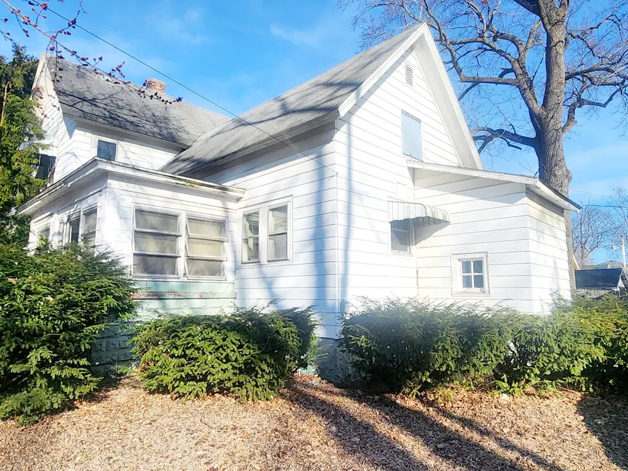 25 W South Street, Hartford, MI 49057 - #2