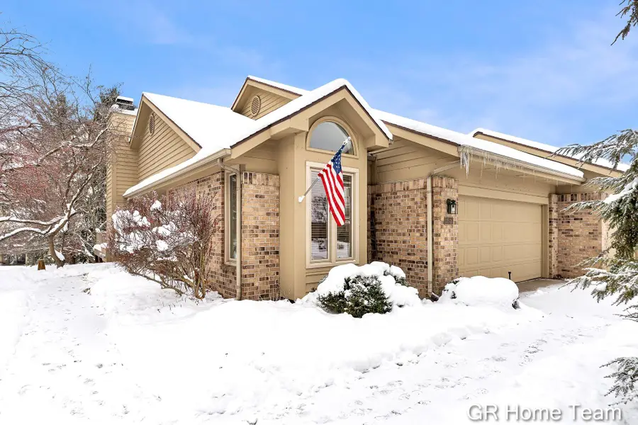 1946 Cross Bend Street Ne #35, Grand Rapids, MI 49505 - Image #3