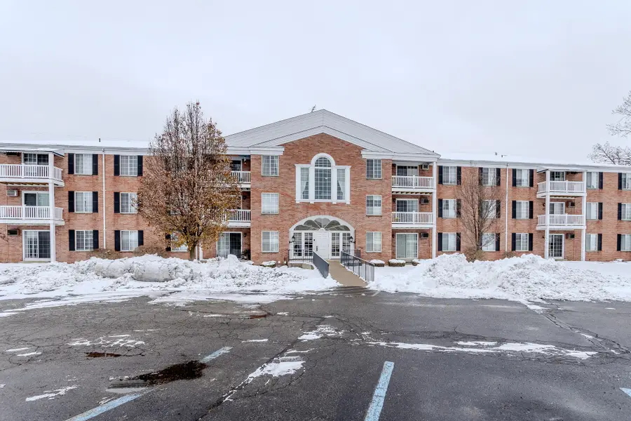 2207 Porter Street Sw, Wyoming, MI 49519 - Image #2