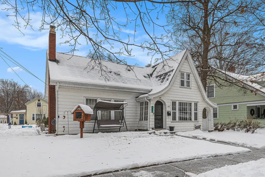 218 W Grove Street, Greenville, MI 48838 - Image #2