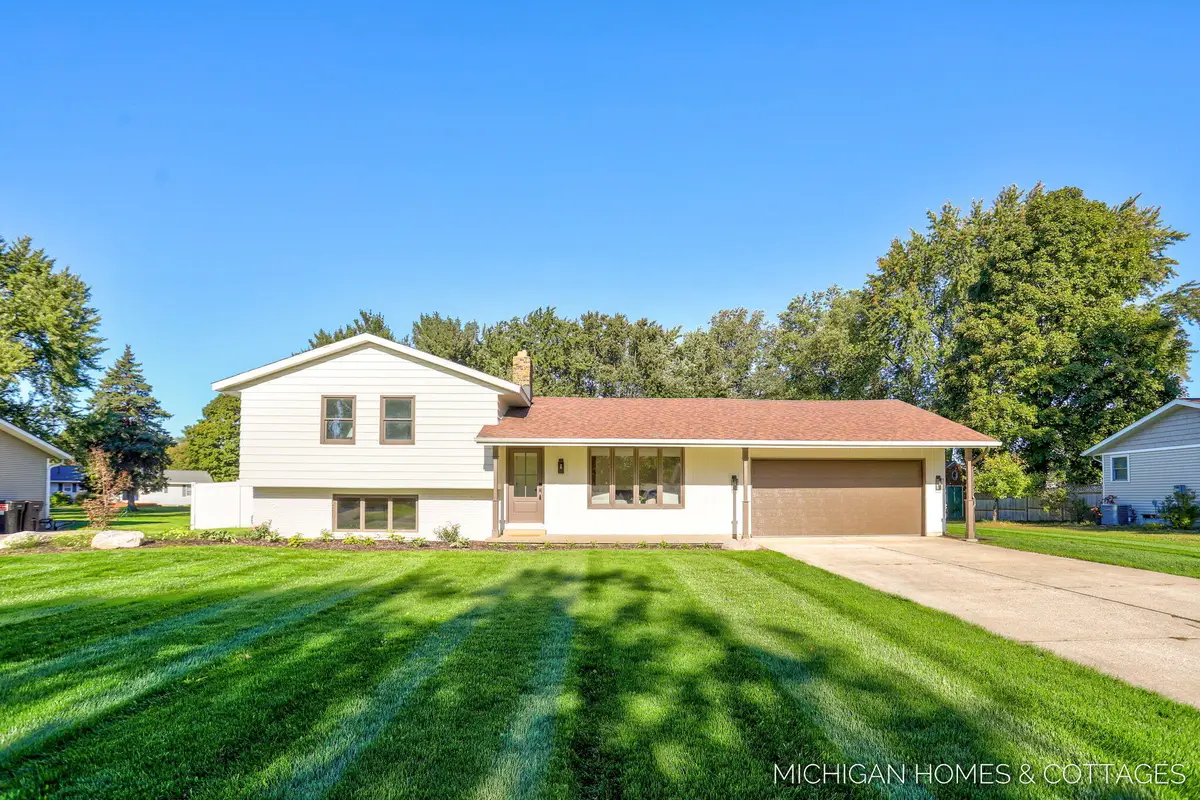 10975 Campanel Drive, Zeeland, MI 49464 - Image #1
