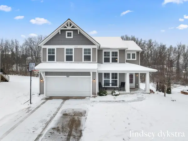 2862 Sunset Ridge Court Ne, Rockford, MI 49341