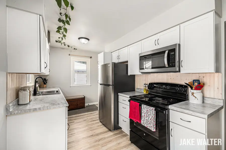 3235 Gladiola Avenue Sw, Wyoming, MI 49519 - Image #3