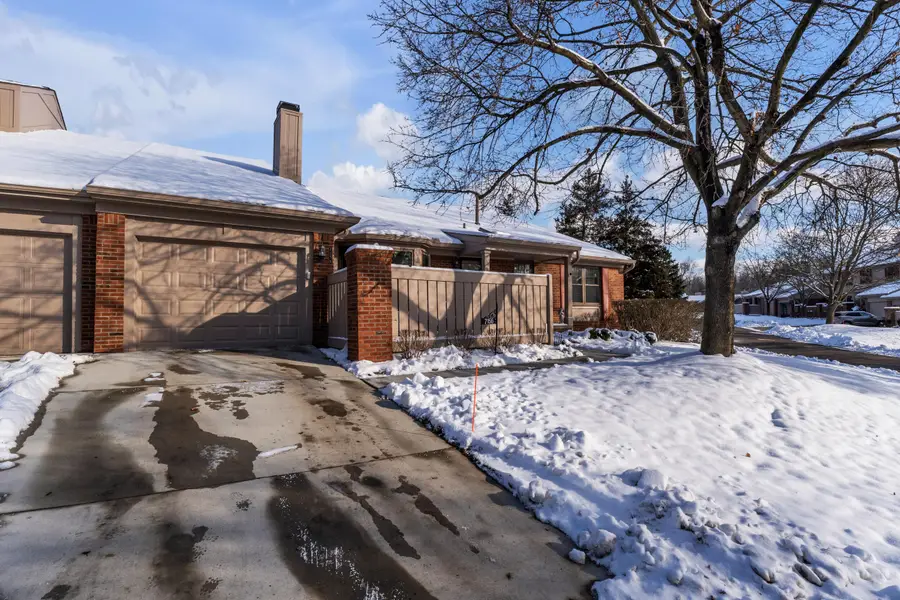 7156 Sturnbridge, West Bloomfield, MI 48322 - Image #2