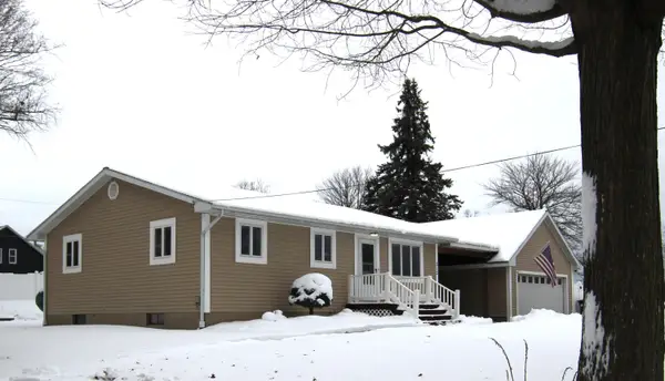 313 N Linden Avenue, Fremont, MI 49412