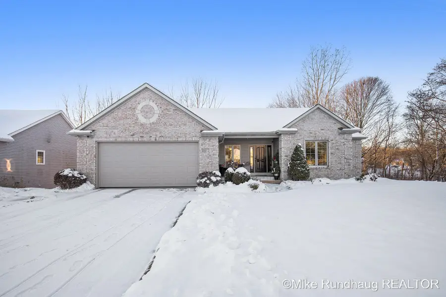 5261 Applewood Drive Sw, Grandville, MI 49418 - Image #2