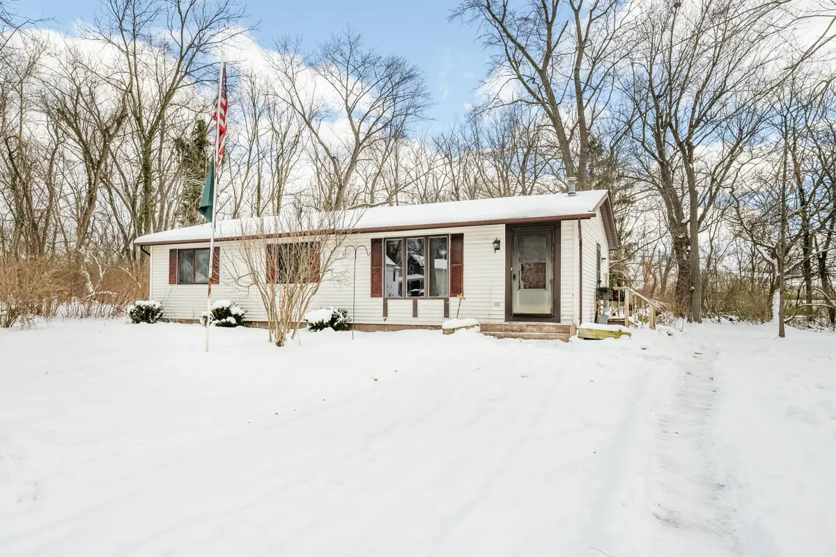 12843 S Wolcott Avenue, Sawyer, MI 49125 - Image #1