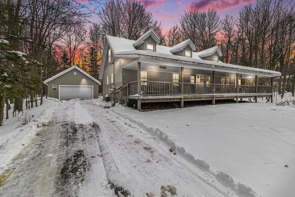 4760 N Lakeshore Road, Mears, MI 49436