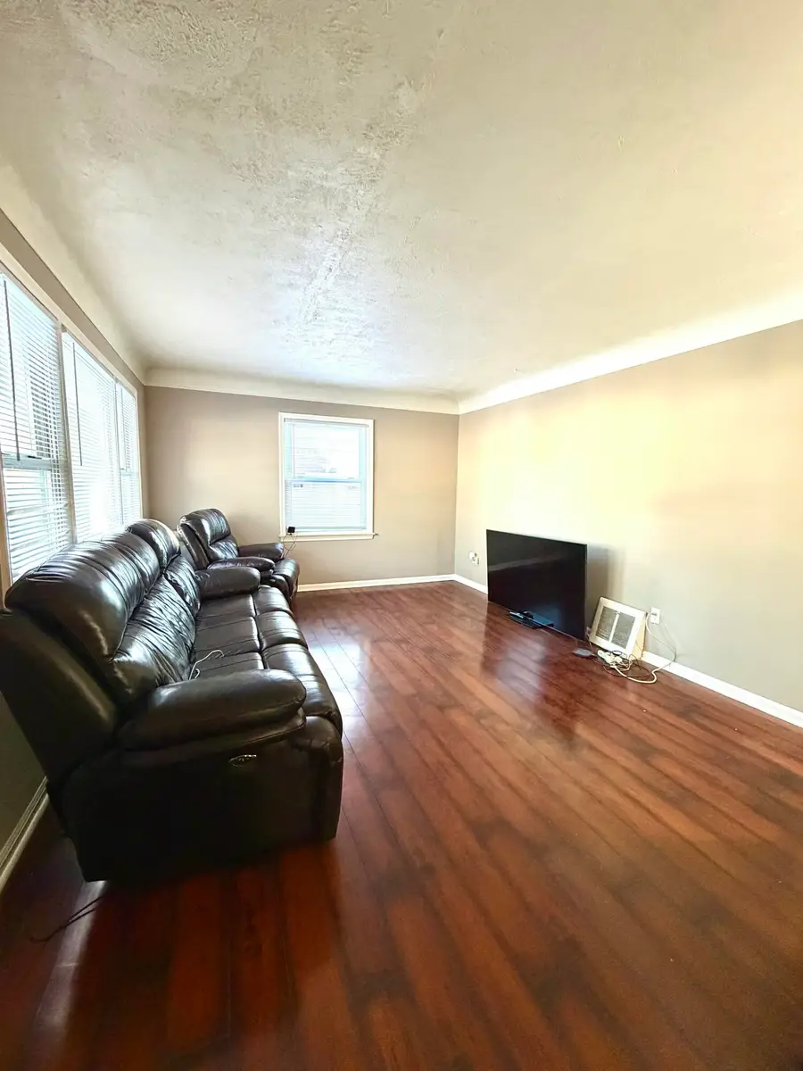 23551 Geneva Street, Oak Park, MI 48237 - Image #2