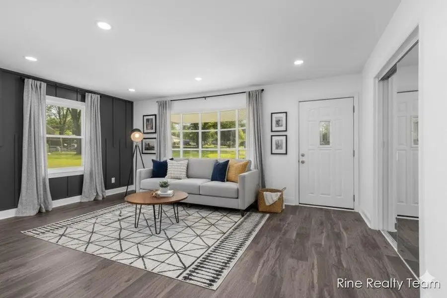 33250 Bernice Avenue, Paw Paw, MI 49079 - Image #2