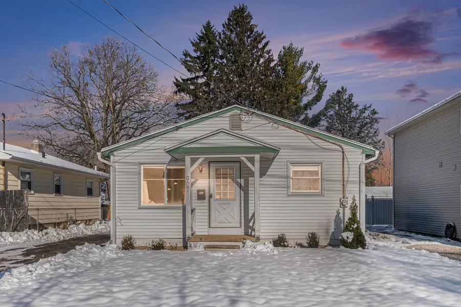 907 Tisdale Avenue, Lansing, MI 48910 - Image #2