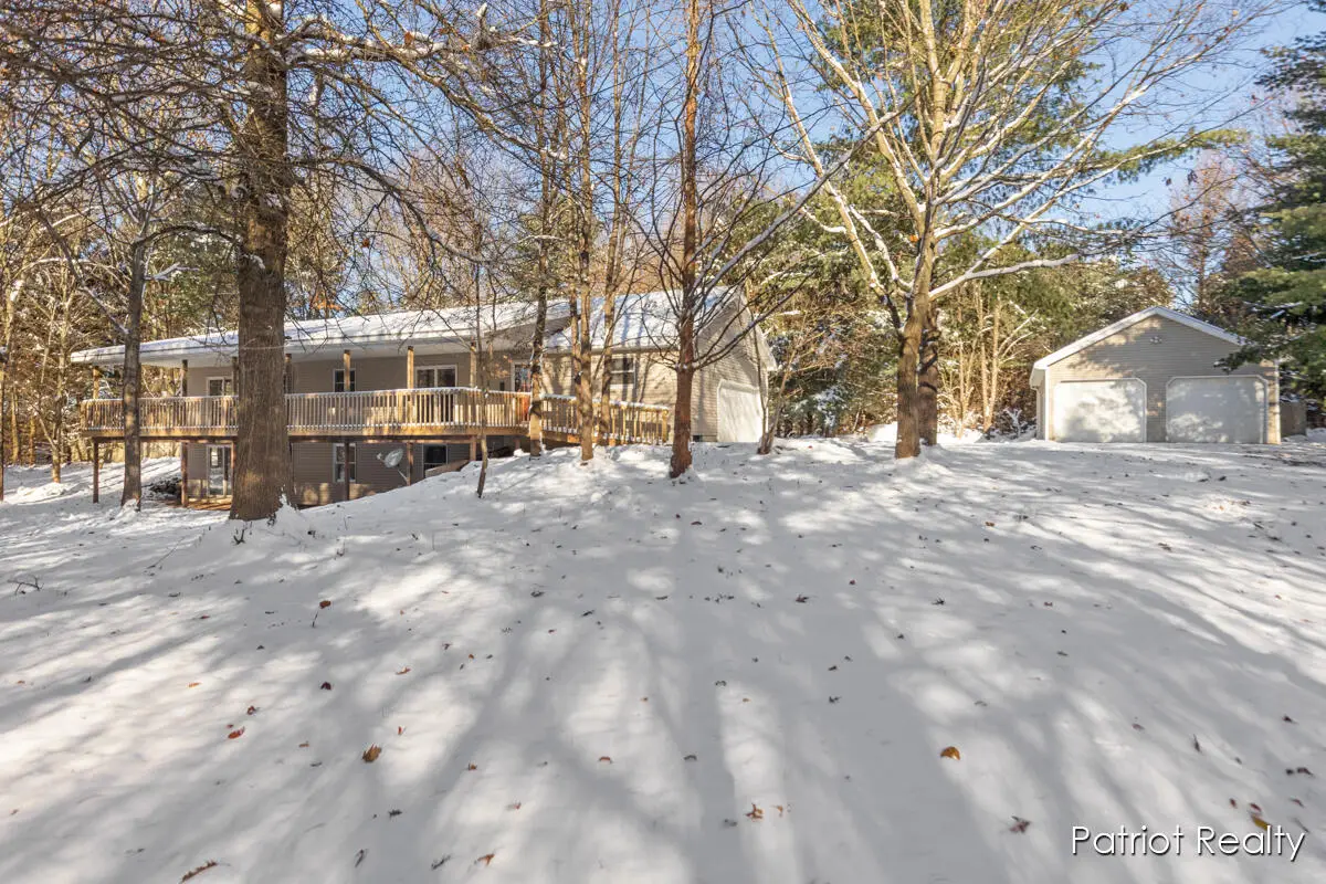 5177 Indian Lakes Road Ne, Cedar Springs, MI 49319 - Image #1