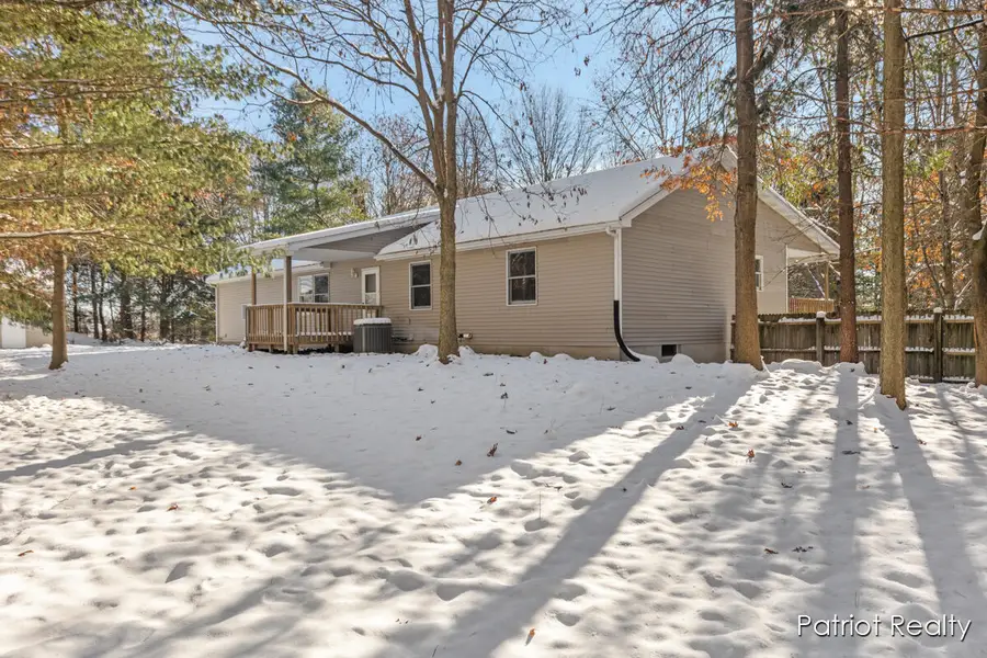 5177 Indian Lakes Road Ne, Cedar Springs, MI 49319 - Image #3