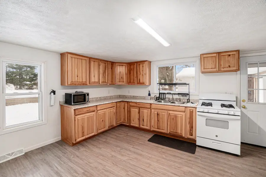 202 S Bronson Avenue, Big Rapids, MI 49307 - Image #3