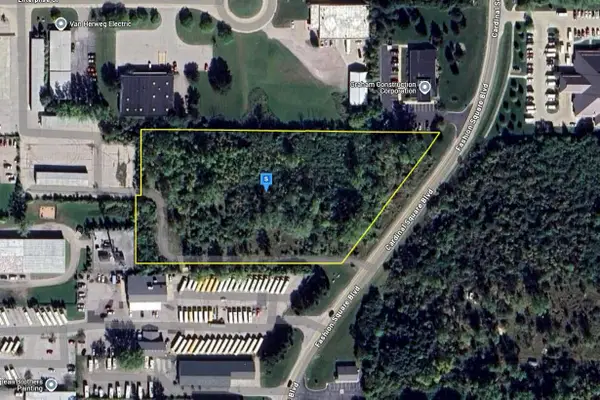 3300 Fashion Square Boulevard, Saginaw, MI 48603