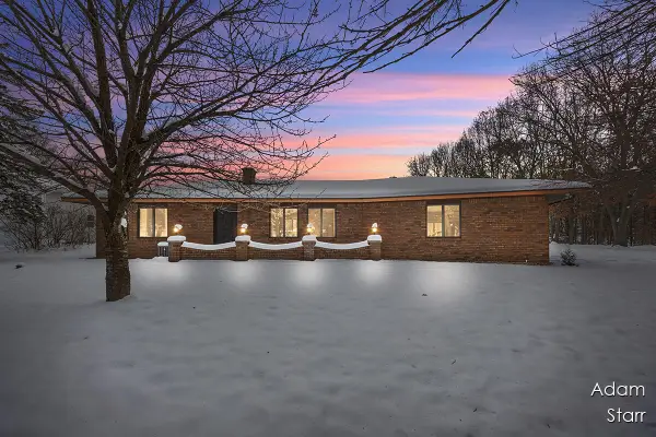 945 60th Street Sw, Wyoming, MI 49509