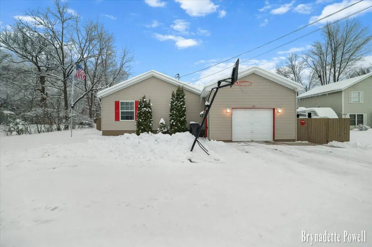 134 N 5th Street Ne, Cedar Springs, MI 49319 - Image #1