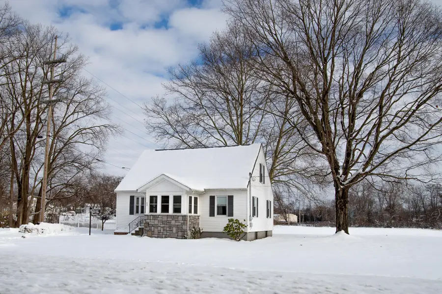 405 S Lowe Street, Dowagiac, MI 49047 - Image #2