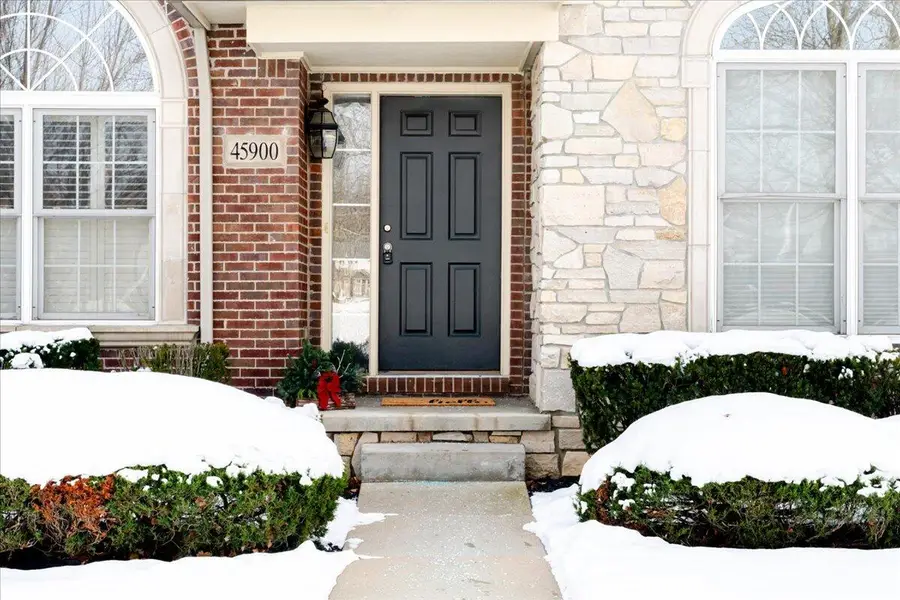 45900 S Stonewood Road, Canton, MI 48187 - Image #2