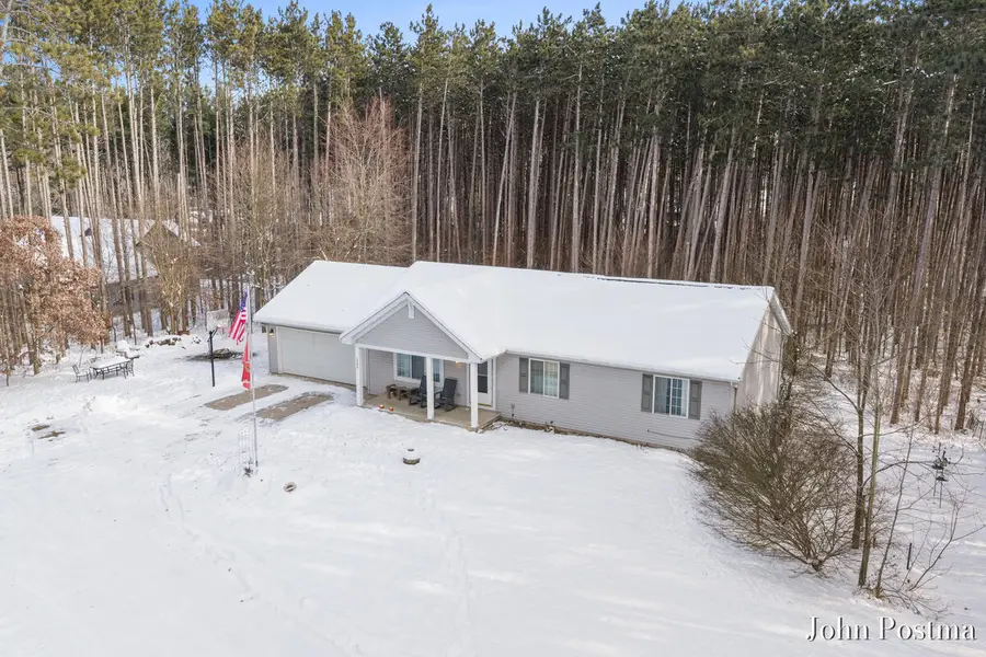 17276 Violet Ruth Drive Ne, Cedar Springs, MI 49319 - Image #3