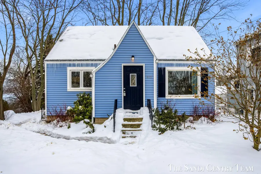 803 S Griffin Street, Grand Haven, MI 49417 - Image #3