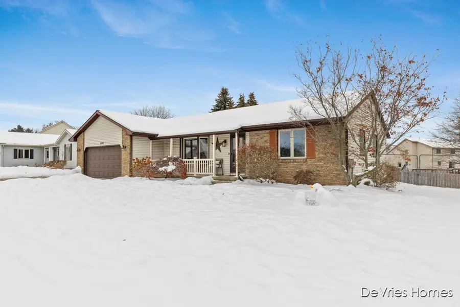 6518 Kingtree Drive Sw, Byron Center, MI 49315 - Image #2