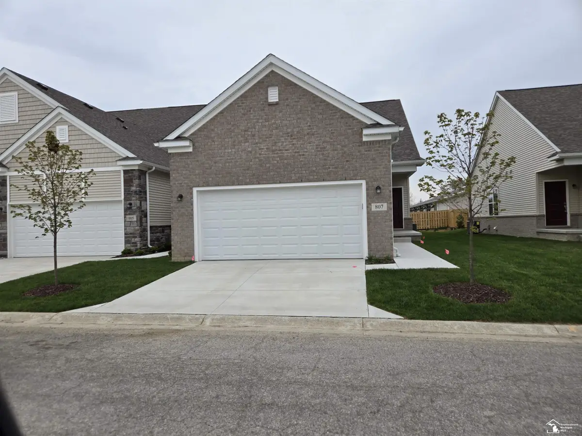 807 Plum Vlg Drive #57, Monroe, MI 48161 - Image #1