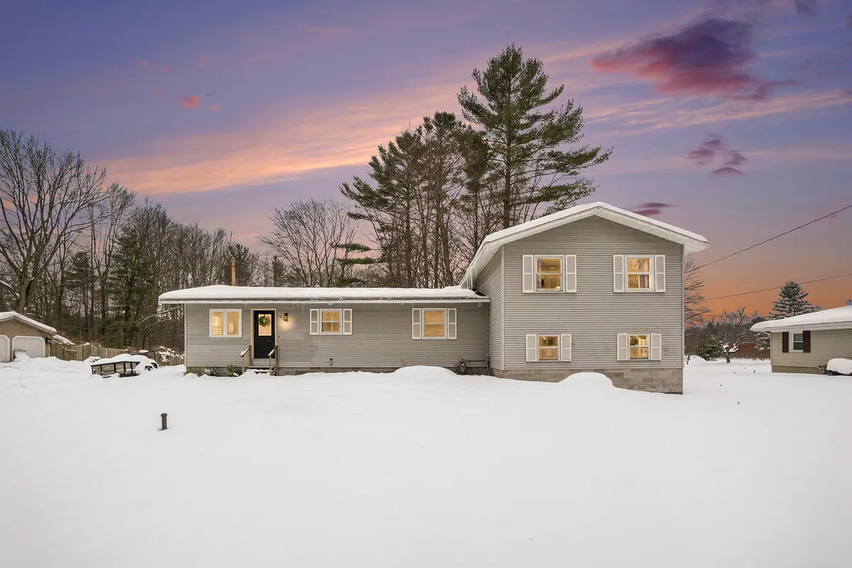 18689 W Spring Lake Road, Spring Lake, MI 49456 - Image #1