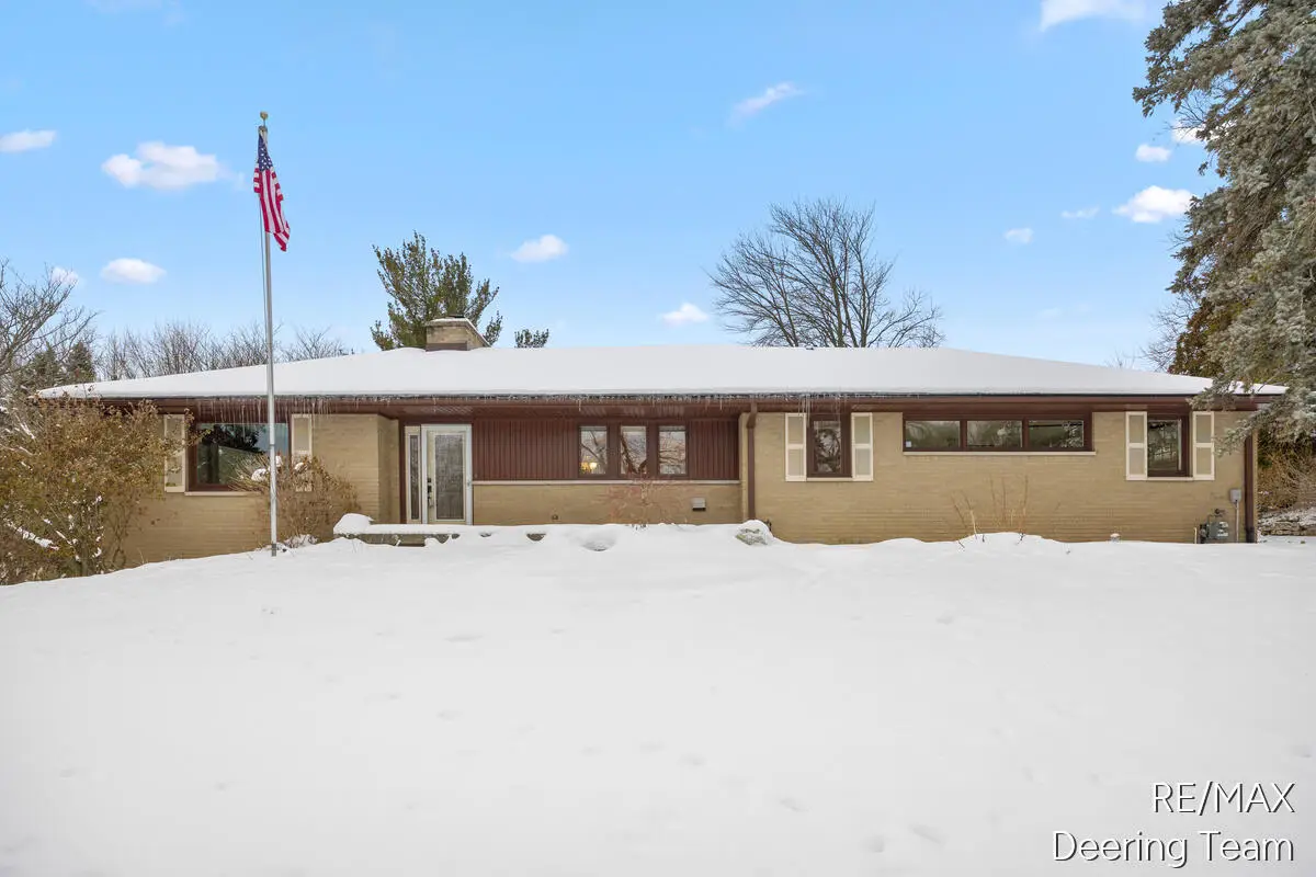 3343 Springbrook Drive Nw, Grand Rapids, MI 49544 - Image #1