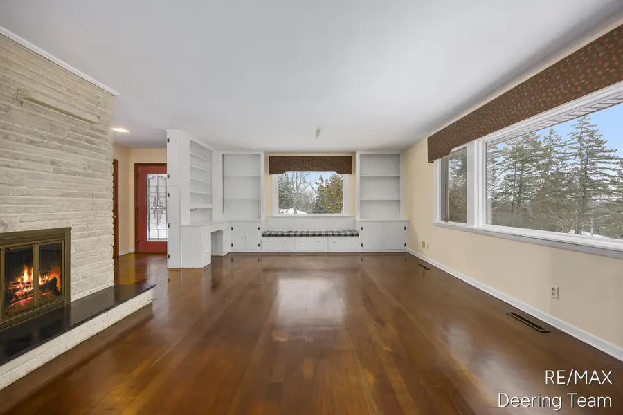 3343 Springbrook Drive Nw, Grand Rapids, MI 49544 - Image #3