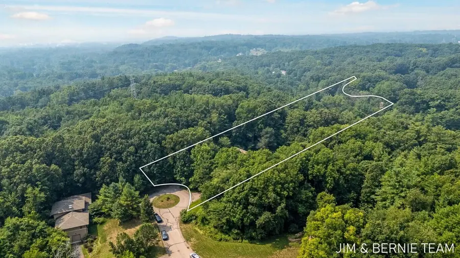 3653 Grand Bluffs Court Sw, Grand Rapids, MI 49534 - Image #3