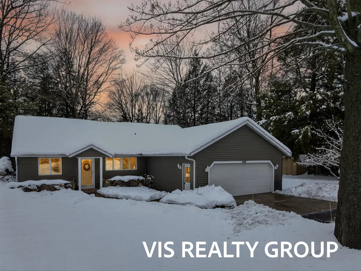 6671 Beech Creek Drive, Fruitport, MI 49415 - Image #1