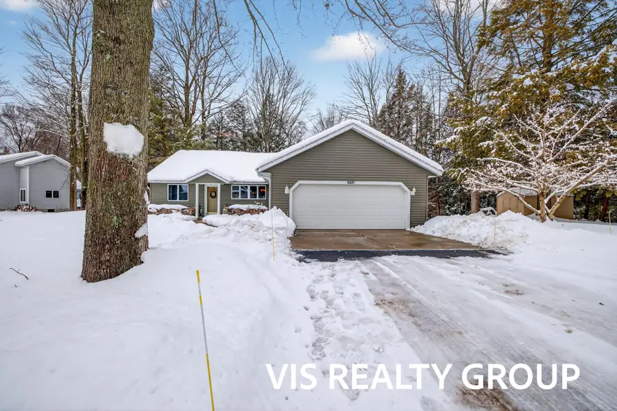 6671 Beech Creek Drive, Fruitport, MI 49415 - Image #2