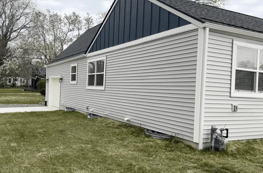 851 Kingsley Avenue, Saint Joseph, MI 49085 - Image #2