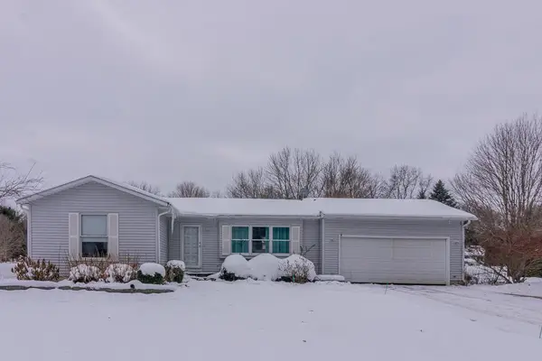 24271 Thousand Oaks Drive, Mattawan, MI 49071