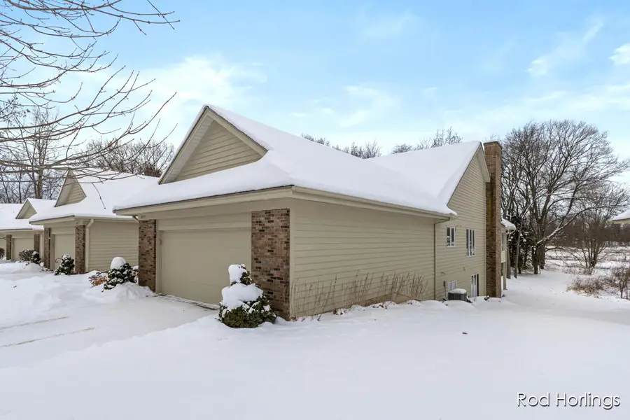 6977 Pinehurst Lane Ne, Rockford, MI 49341 - Image #2