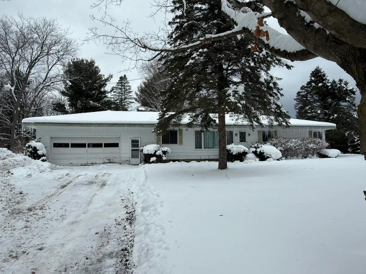 2404 W Arthur Road, New Era, MI 49446 - Image #1