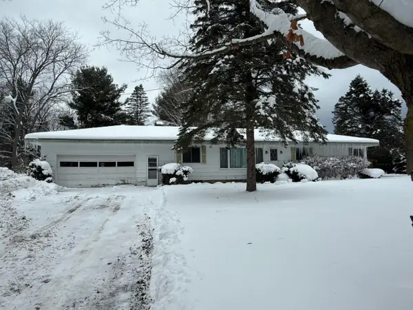 2404 W Arthur Road, New Era, MI 49446