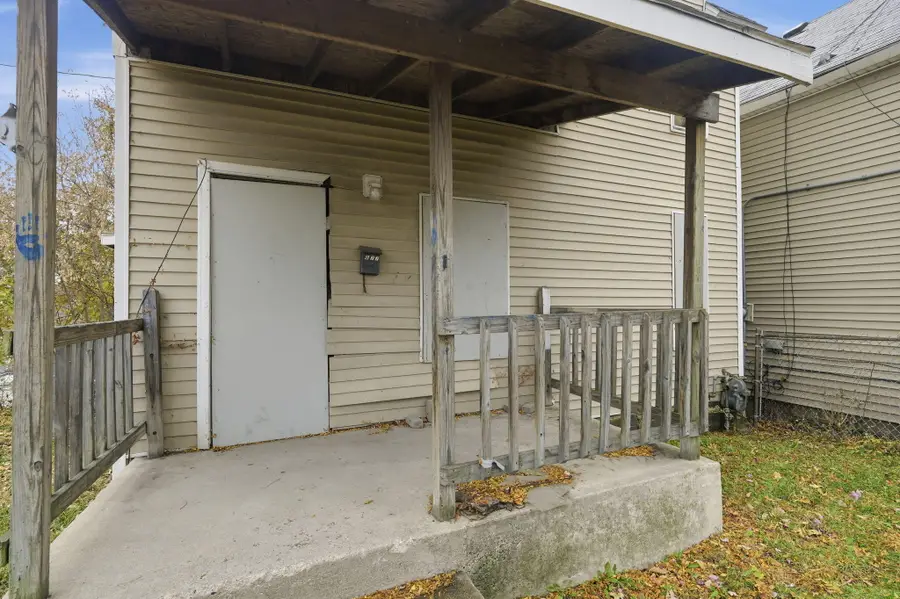 877 Oakland Avenue Sw, Grand Rapids, MI 49503 - Image #3