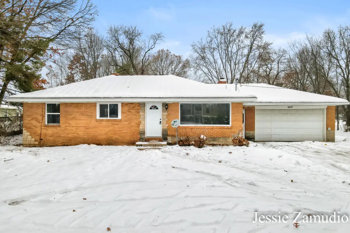 609 60th Street Se, Kentwood, MI 49548 - Image #1