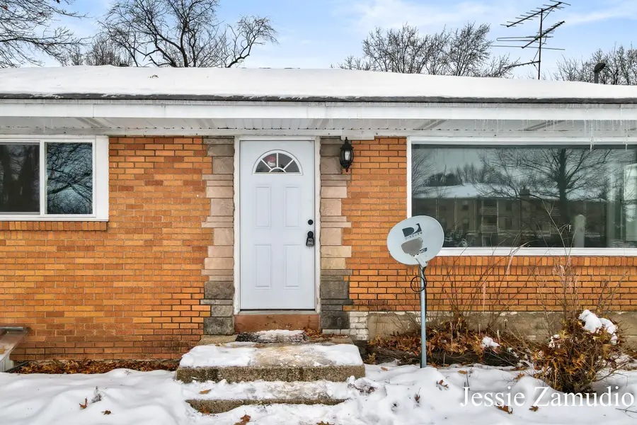 609 60th Street Se, Kentwood, MI 49548 - Image #2