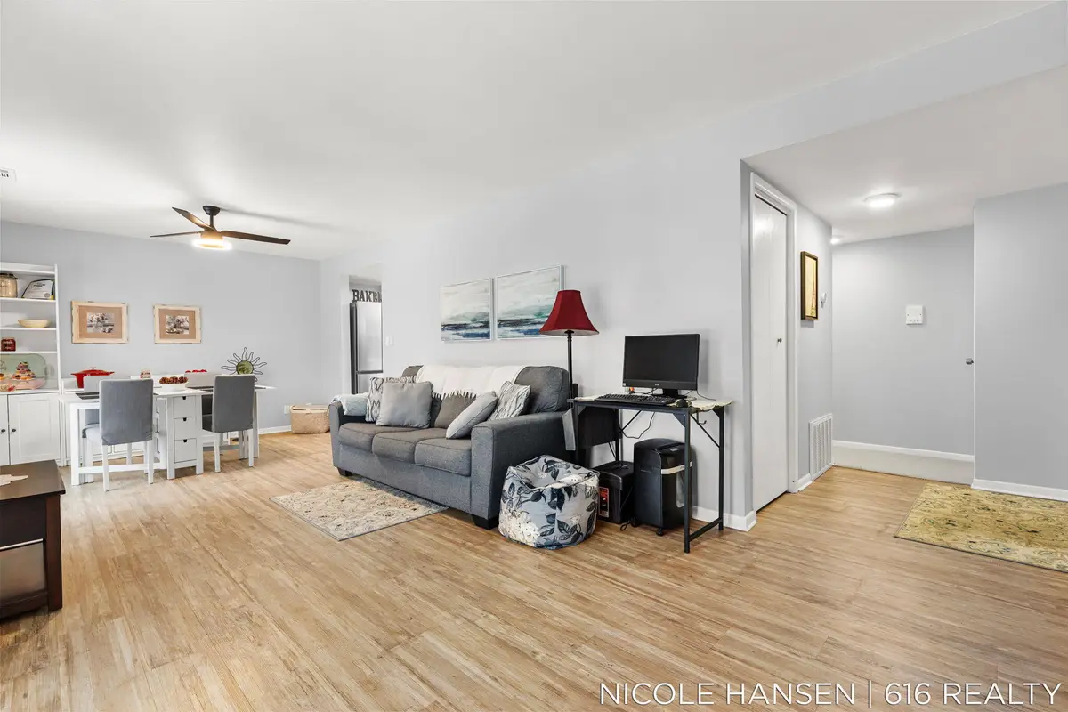 2581 Ridgecroft Drive Se #302, Grand Rapids, MI 49546 - Image #1