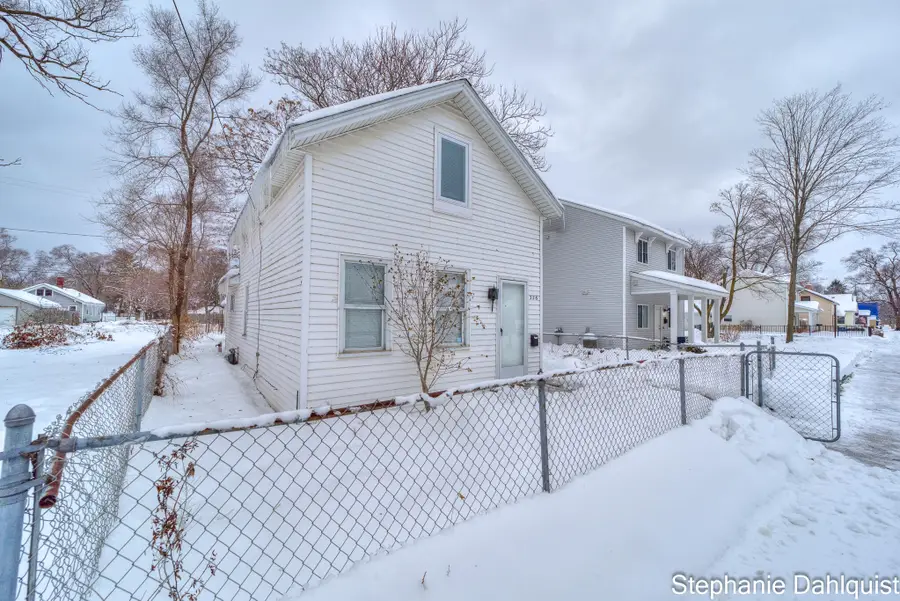 326 Mason Avenue, Muskegon, MI 49441 - Image #2