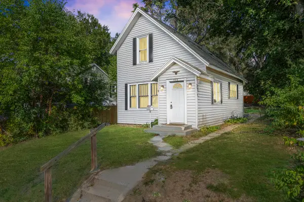 1516 Cole Avenue Ne, Grand Rapids, MI 49505