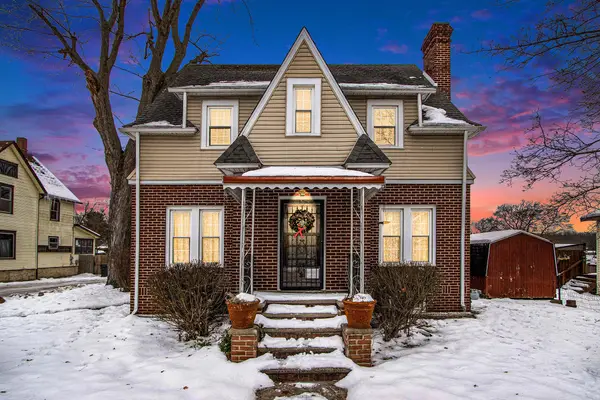 601 N Kalamazoo Street, Paw Paw, MI 49079