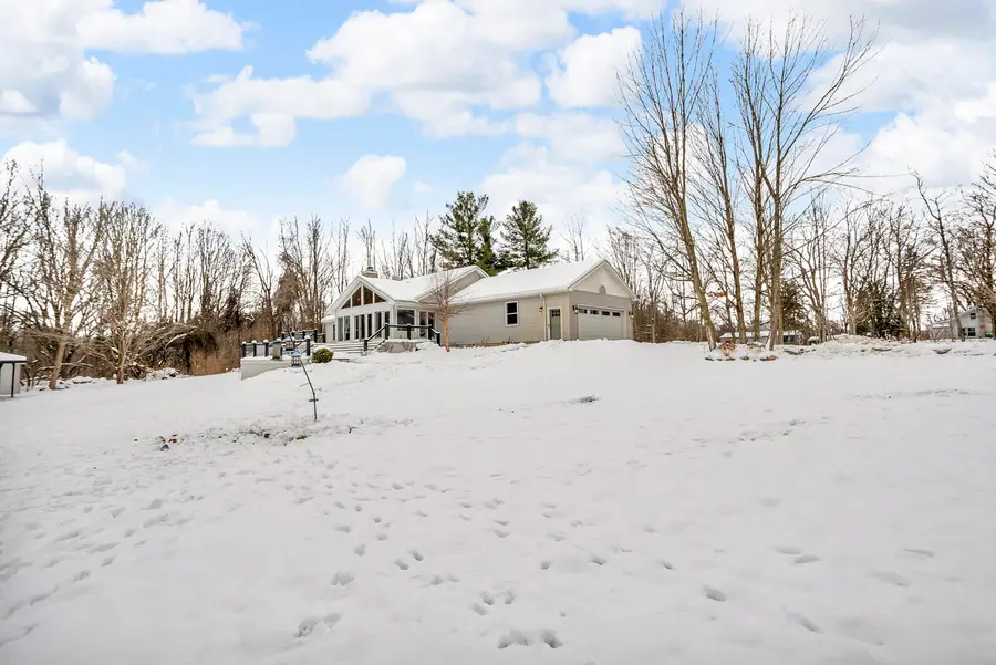 1395 S Lacey Lake Road, Charlotte, MI 48813 - Image #2