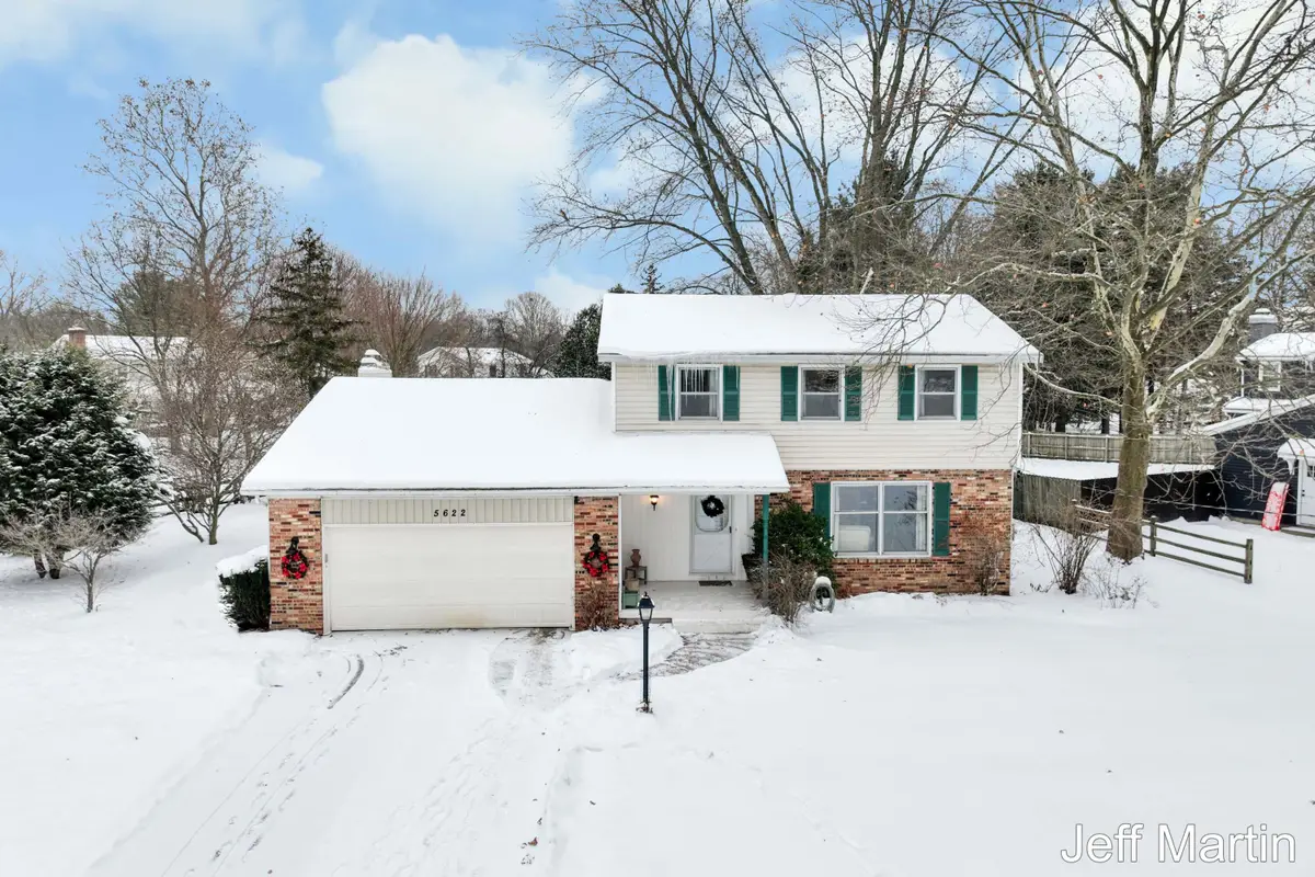 5622 Far Hill Drive Se, Grand Rapids, MI 49546 - Image #1
