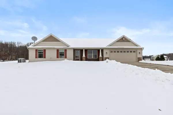 2914 Fawn Cove Avenue, Middleville, MI 49333