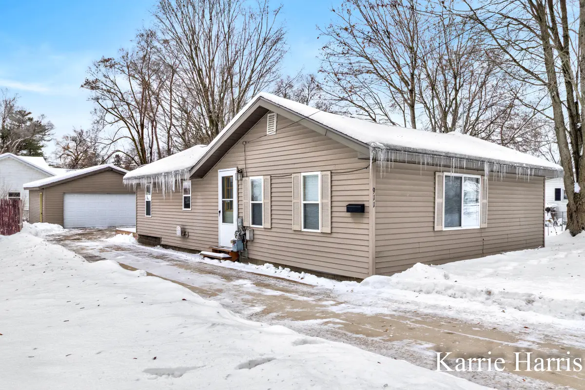 911 E Pearl Street, Greenville, MI 48838 - Image #1
